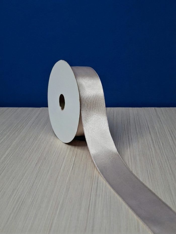 Cinta Raso #9  Beige 050 Rollo 23mts